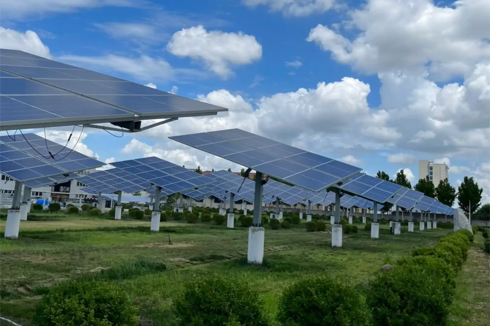 How do solar trackers work?